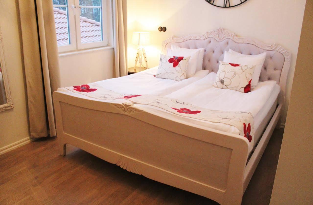 Brook Hotels Arlanda Rosersberg Экстерьер фото